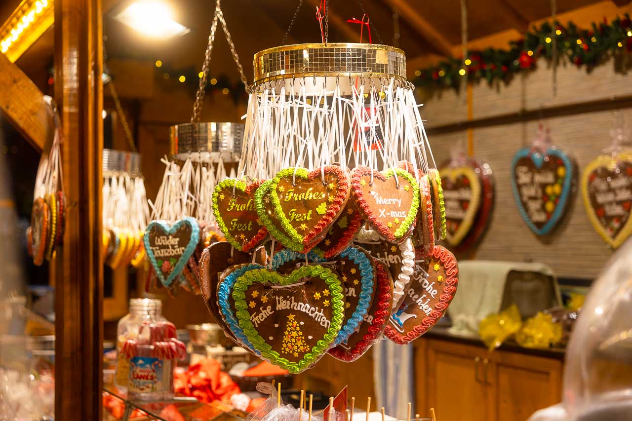 Verkaufswagen mit Lebkuchenherzen
