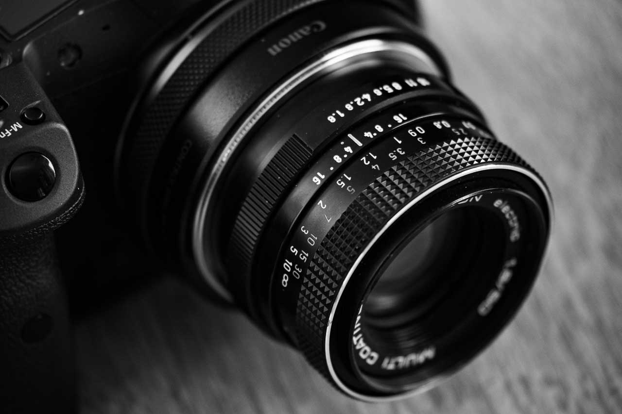 Pentacon adaptiert an Canon Pentacon adaptiert an Canon Systemkamera