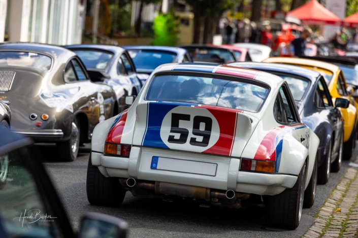 Porsche bei der technischen Abnahme in der Schmallenberger Weststraße