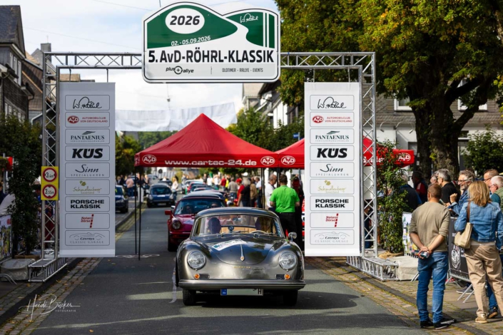 Porsche 356 Reutter Coupé von 1956 bei der technischen Abnahme